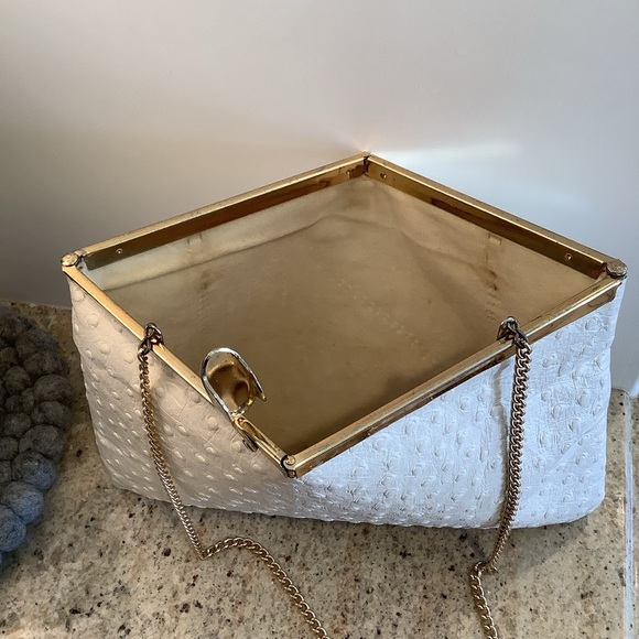 Mr M New York Vintage White Textured Women's Purse Bag with Chain Strap - Picture 4 of 7